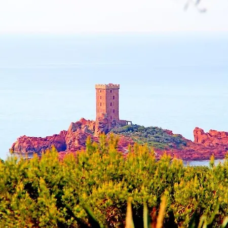 Rive Nature Cote Parc Et Riviere * Saint-Raphael (Var)